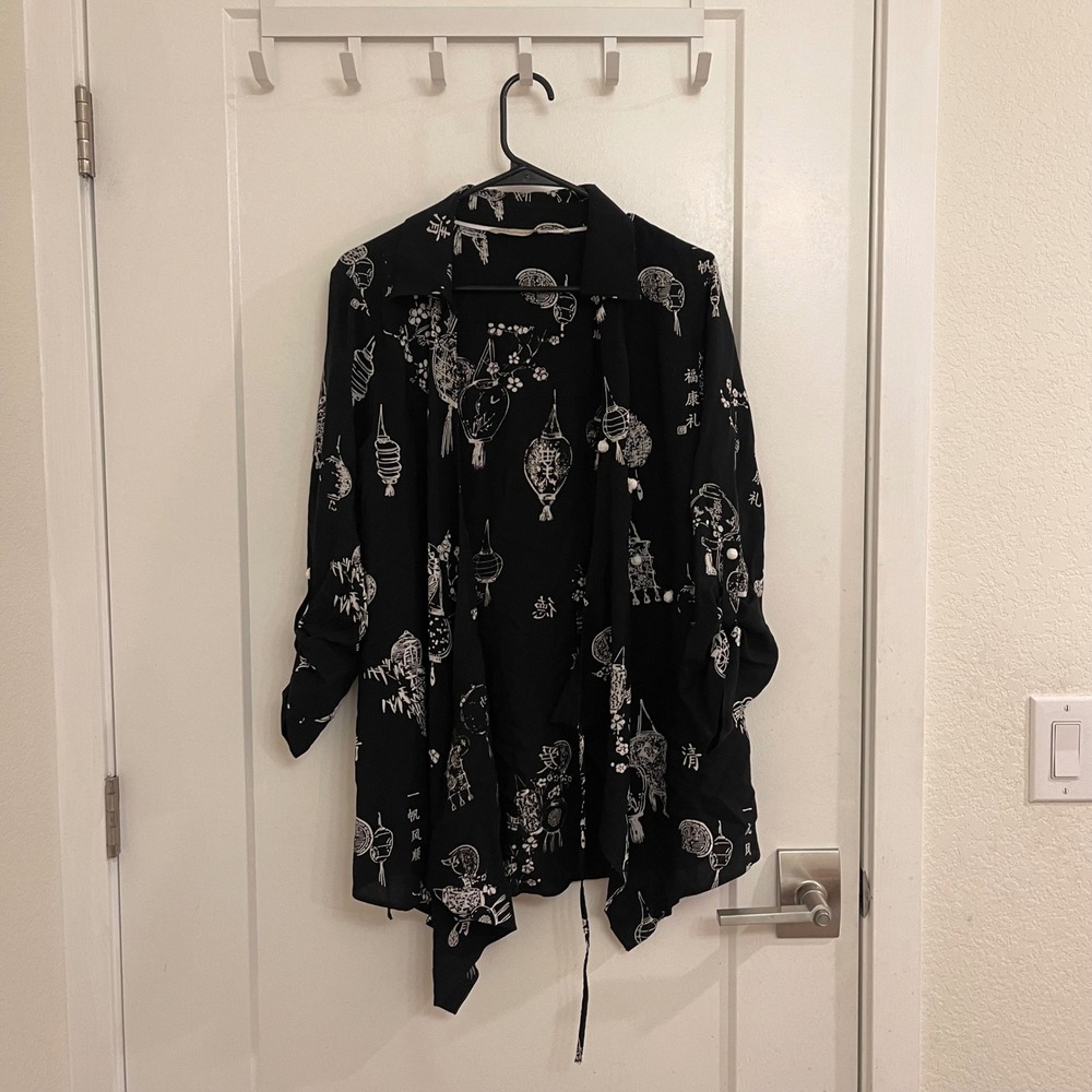 Soft Surroundings Asian Oriental Wrap Blouse Kimono Style Black White